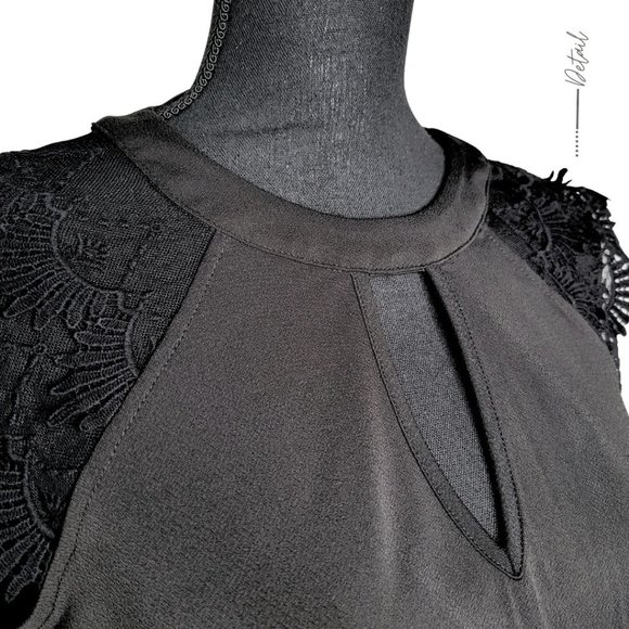 BLACK SOLID GUIPURE LACE SLEEVES TOP - Picture 3 of 7